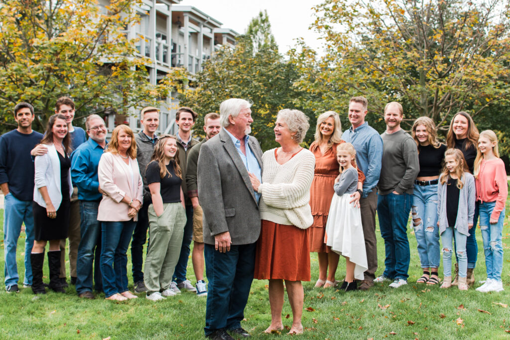 photo of extended family during family session